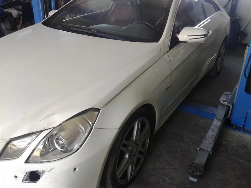 Mercedes-Benz E 250, снимка 9 - Автомобили и джипове - 32802945