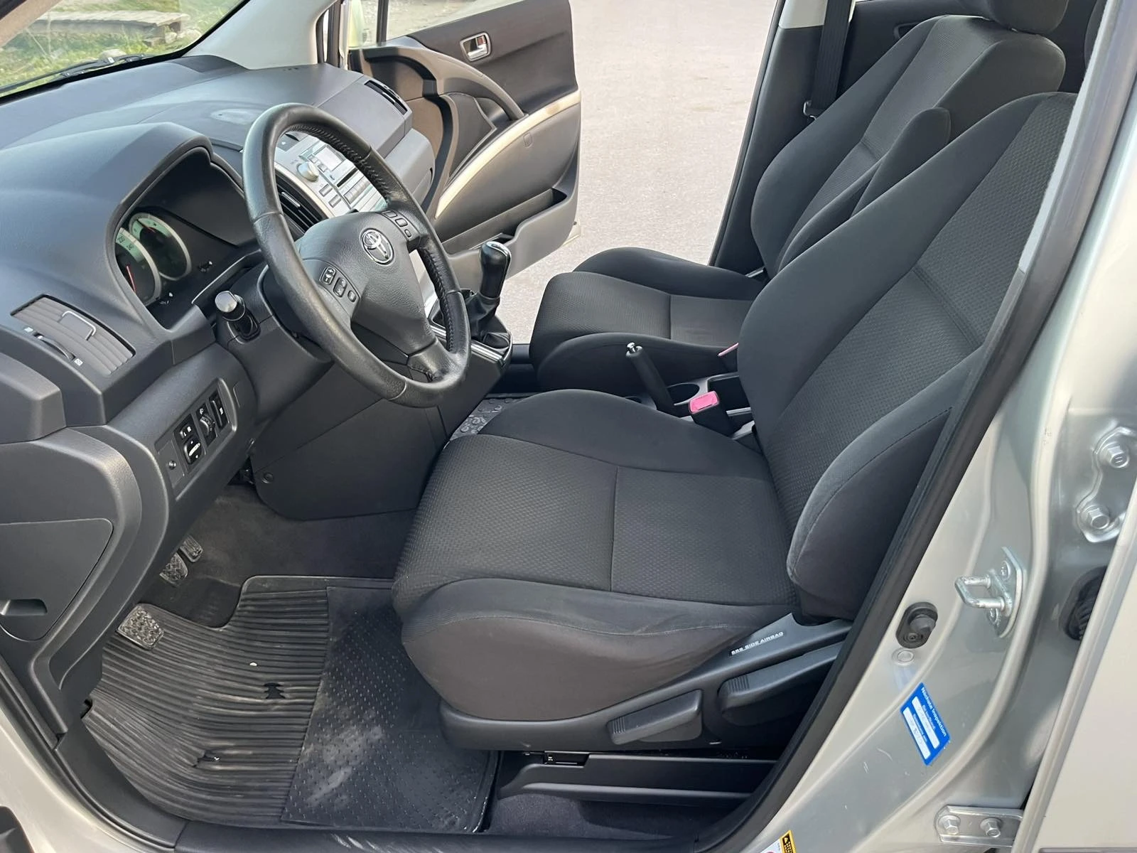 Toyota Corolla verso 2.2 D4D 136к 6 СКОРОСТИ КЛИМАТРОНИК АВТОПИЛОТ, снимка 8 - Автомобили и джипове - 53078898