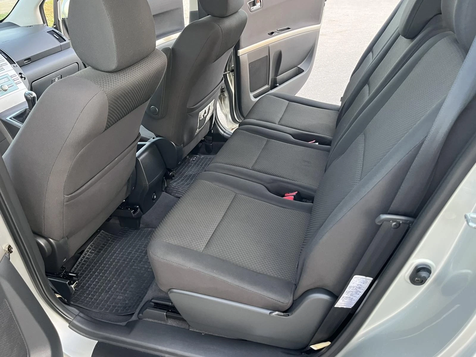 Toyota Corolla verso 2.2 D4D 136к 6 СКОРОСТИ КЛИМАТРОНИК АВТОПИЛОТ, снимка 9 - Автомобили и джипове - 53078898