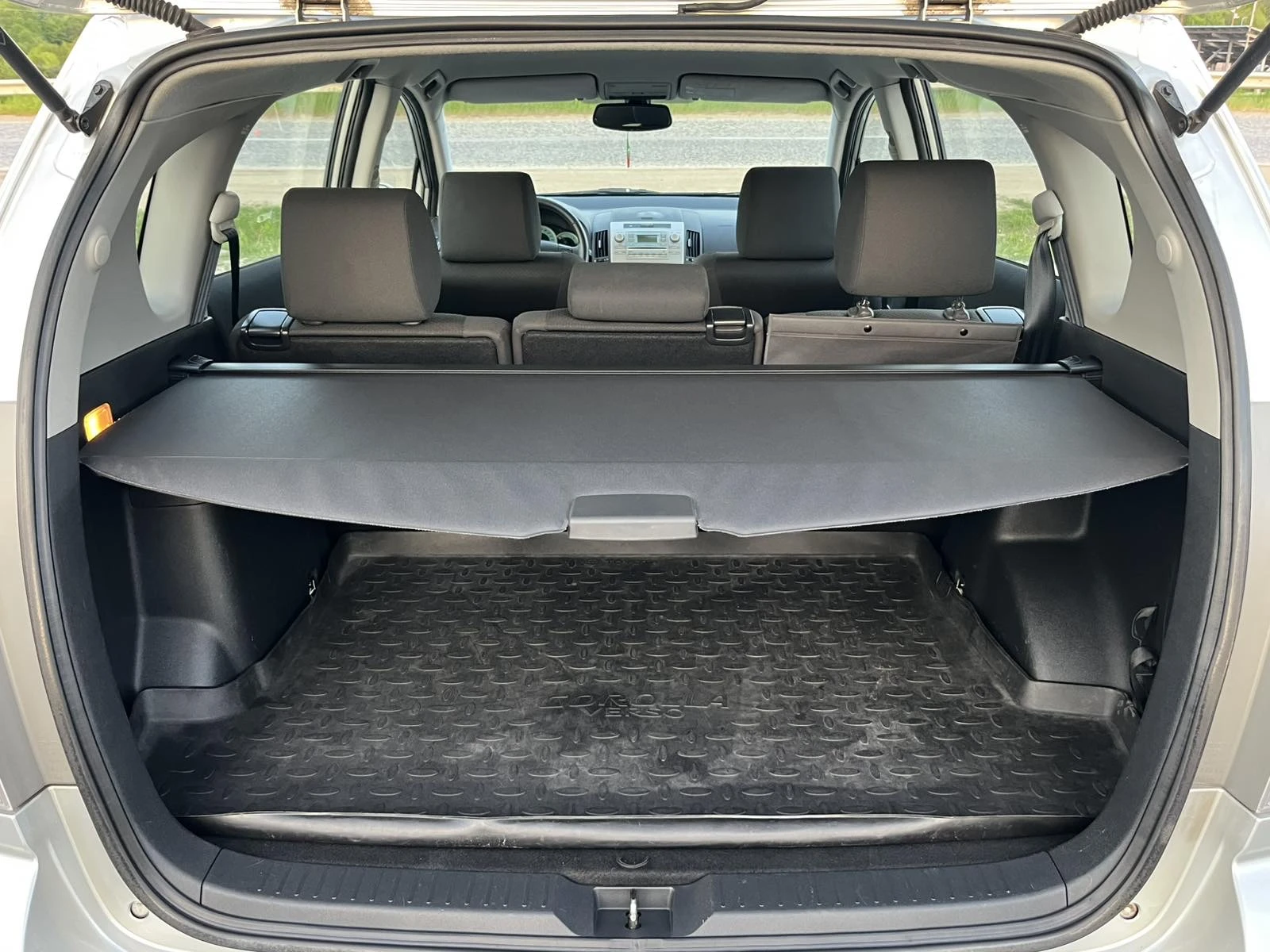 Toyota Corolla verso 2.2 D4D 136к 6 СКОРОСТИ КЛИМАТРОНИК АВТОПИЛОТ, снимка 15 - Автомобили и джипове - 53078898
