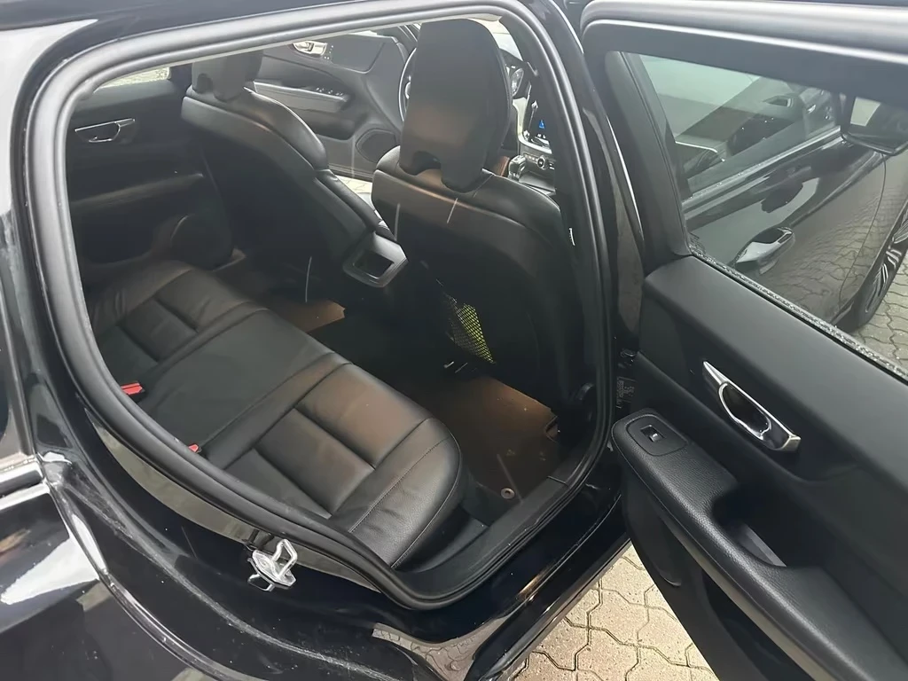 Volvo V60 2.0d 190ps R Design Aut. DK - изображение 10