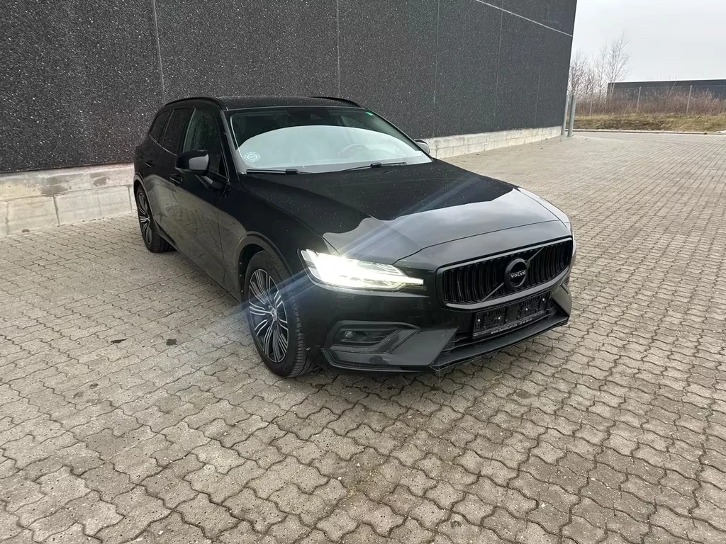 Volvo V60 2.0d 190ps R Design Aut. DK - изображение 3