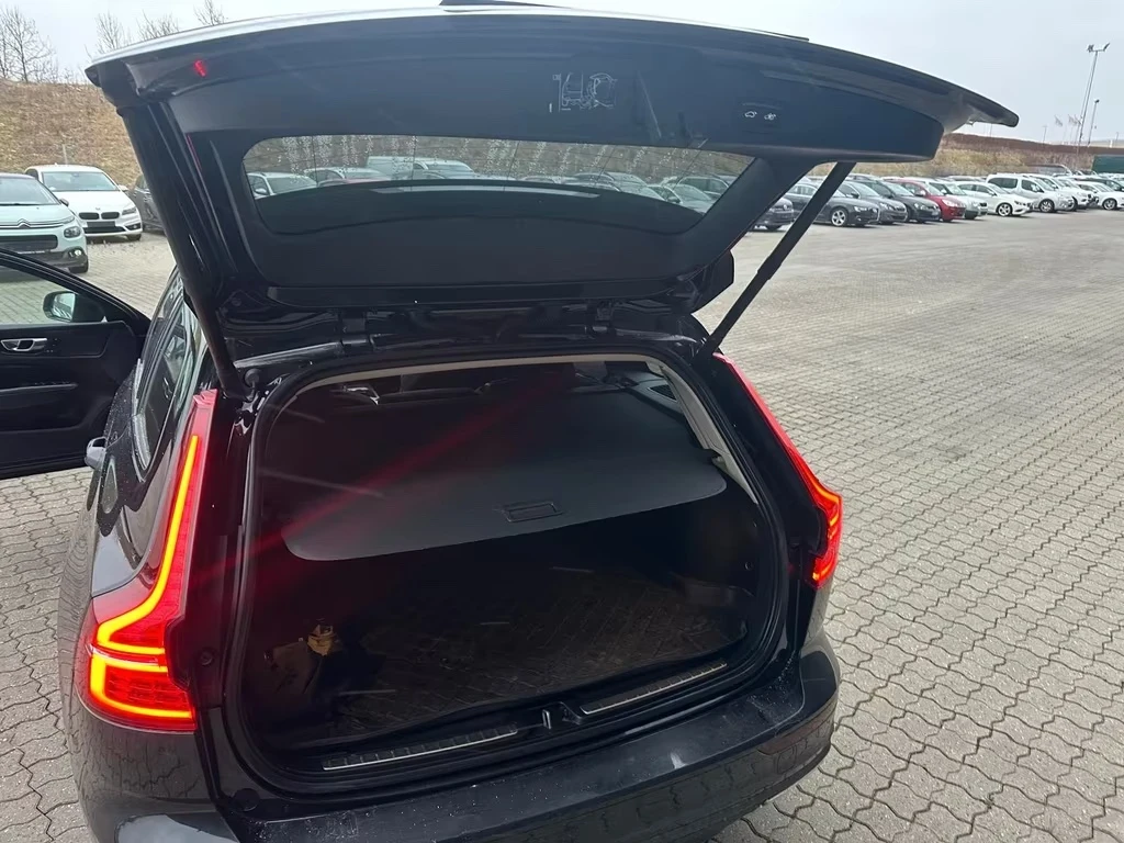 Volvo V60 2.0d 190ps R Design Aut. DK - изображение 7