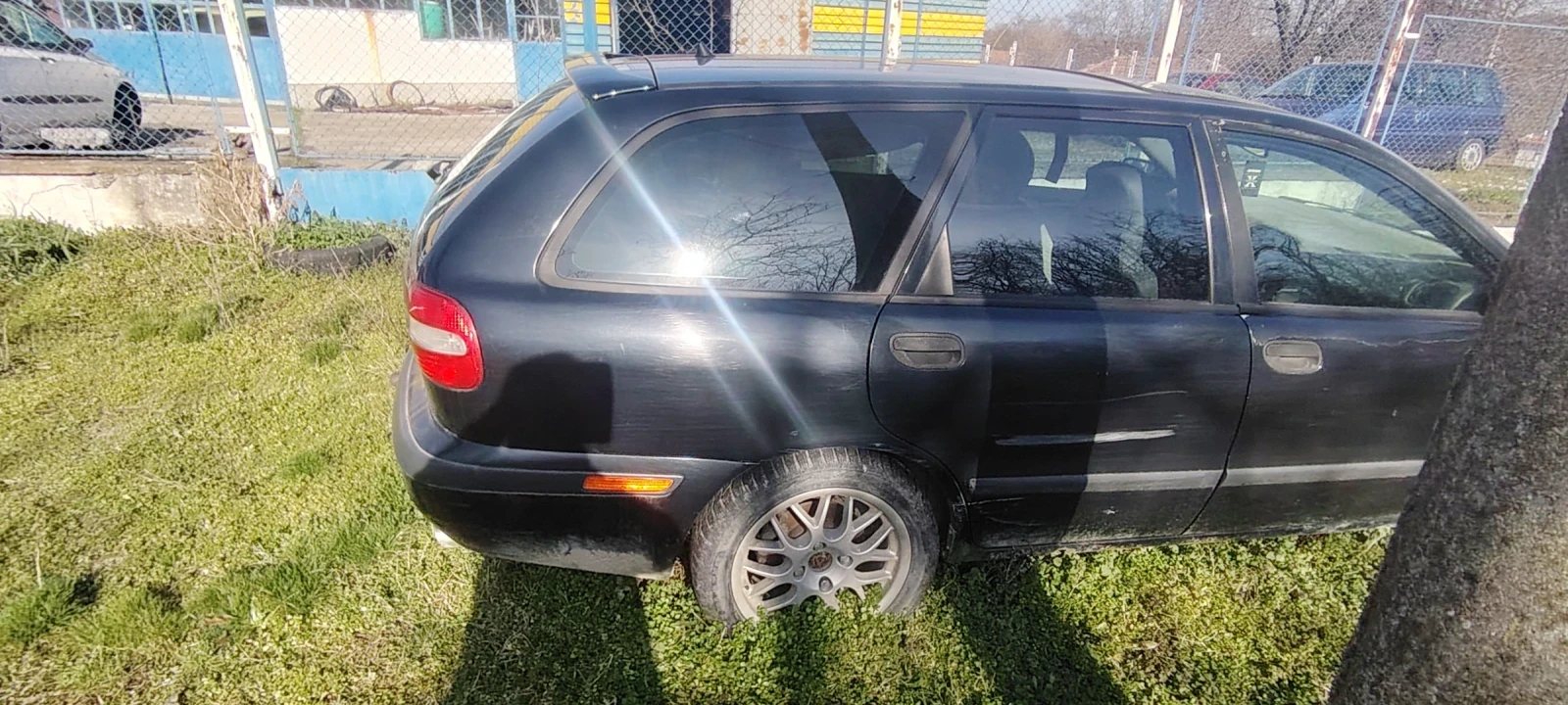Volvo V40, снимка 3 - Автомобили и джипове - 53815523