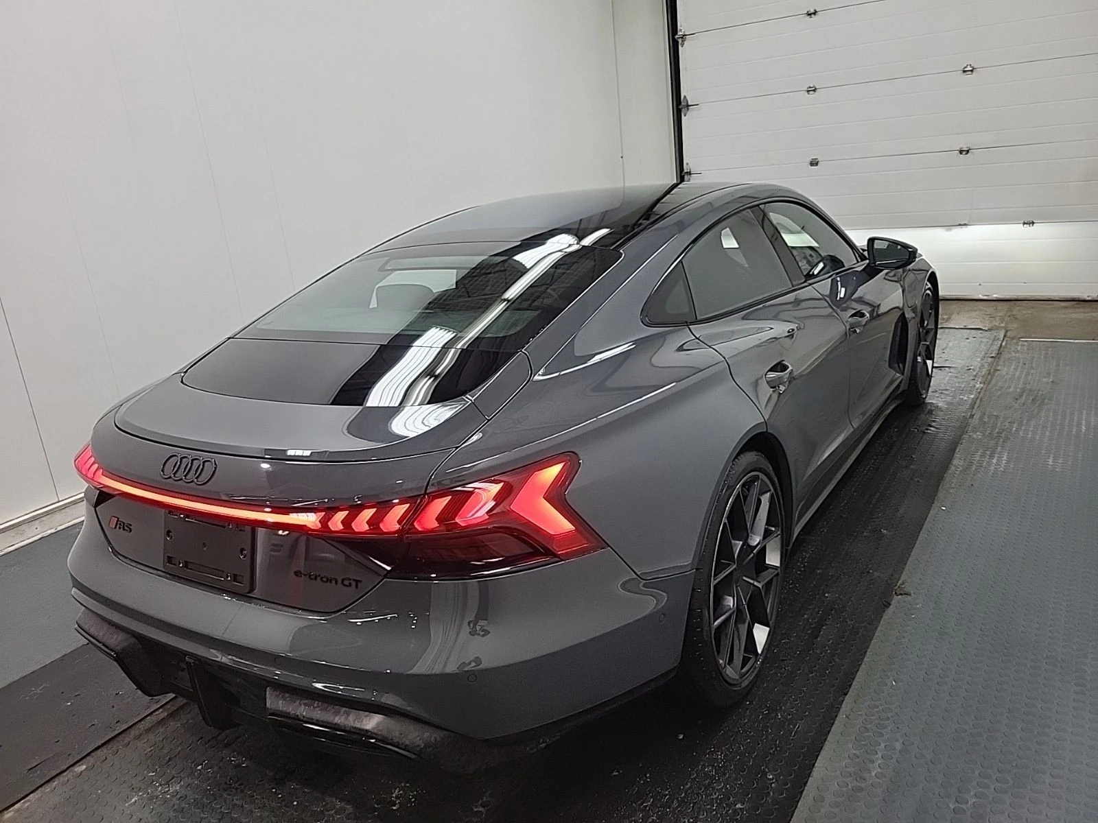 Audi E-Tron RS e-tron GT PERFORMANCE АВТО КРЕДИТ, снимка 3 - Автомобили и джипове - 53950453