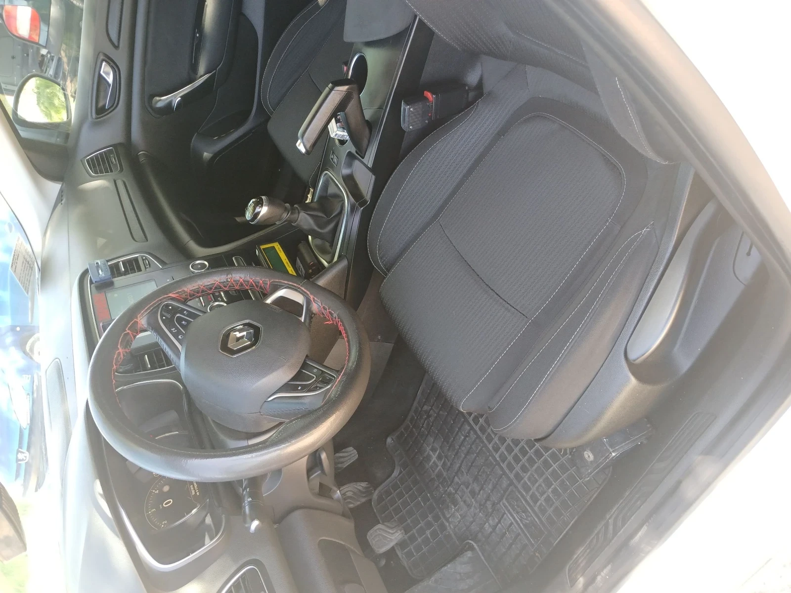 Renault Megane, снимка 12 - Автомобили и джипове - 54157519