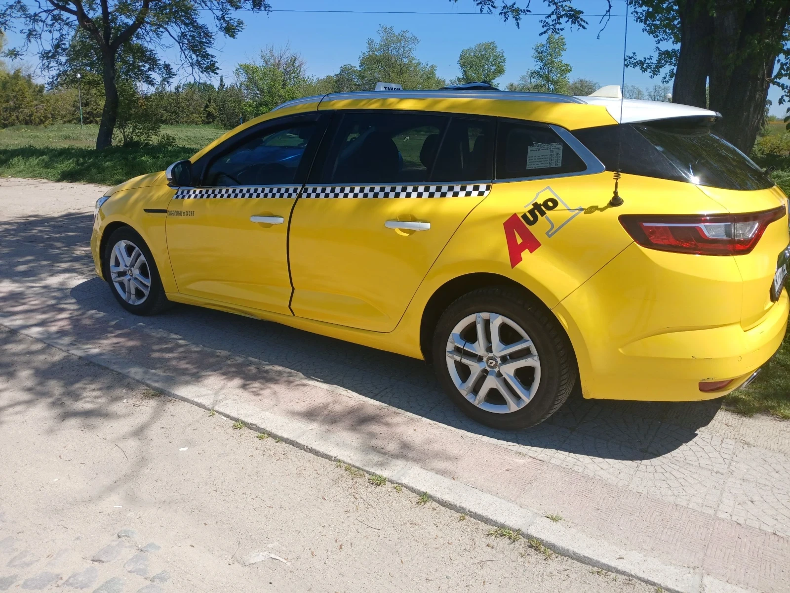 Renault Megane, снимка 9 - Автомобили и джипове - 54157519