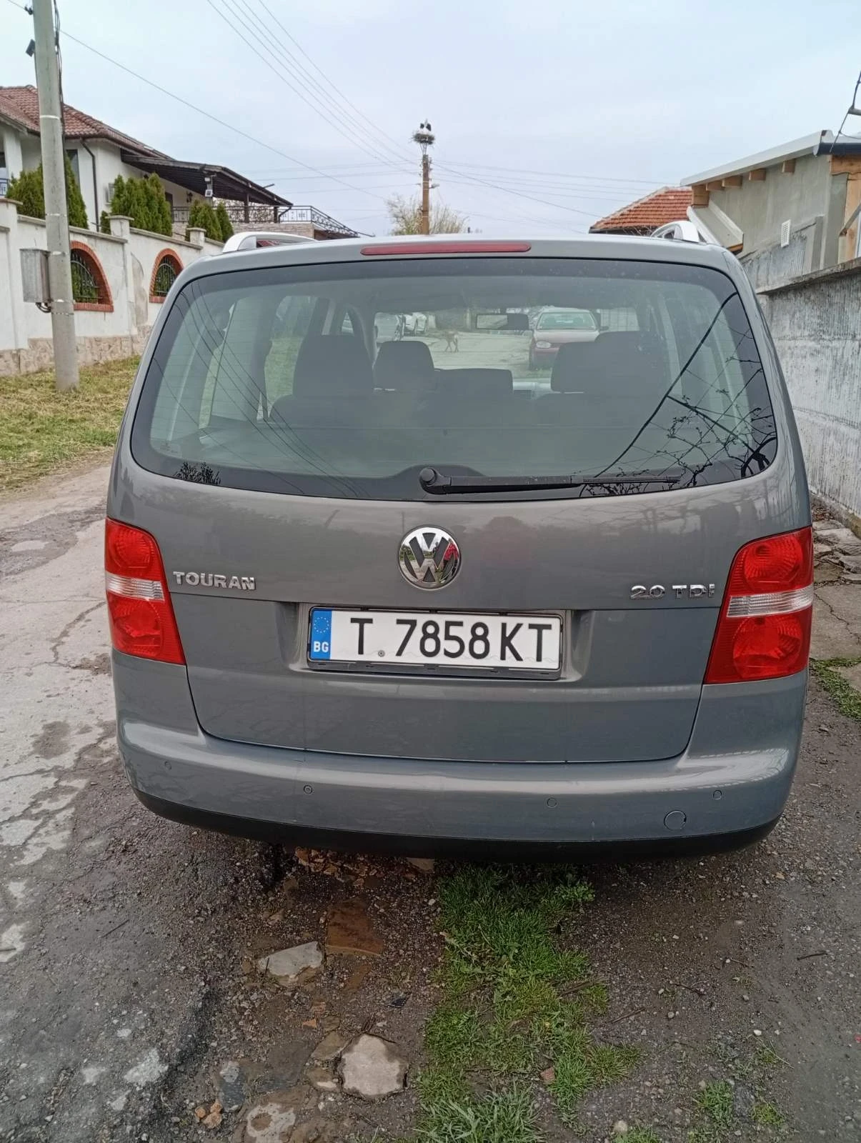 VW Touran 2.0, снимка 5 - Автомобили и джипове - 54392434