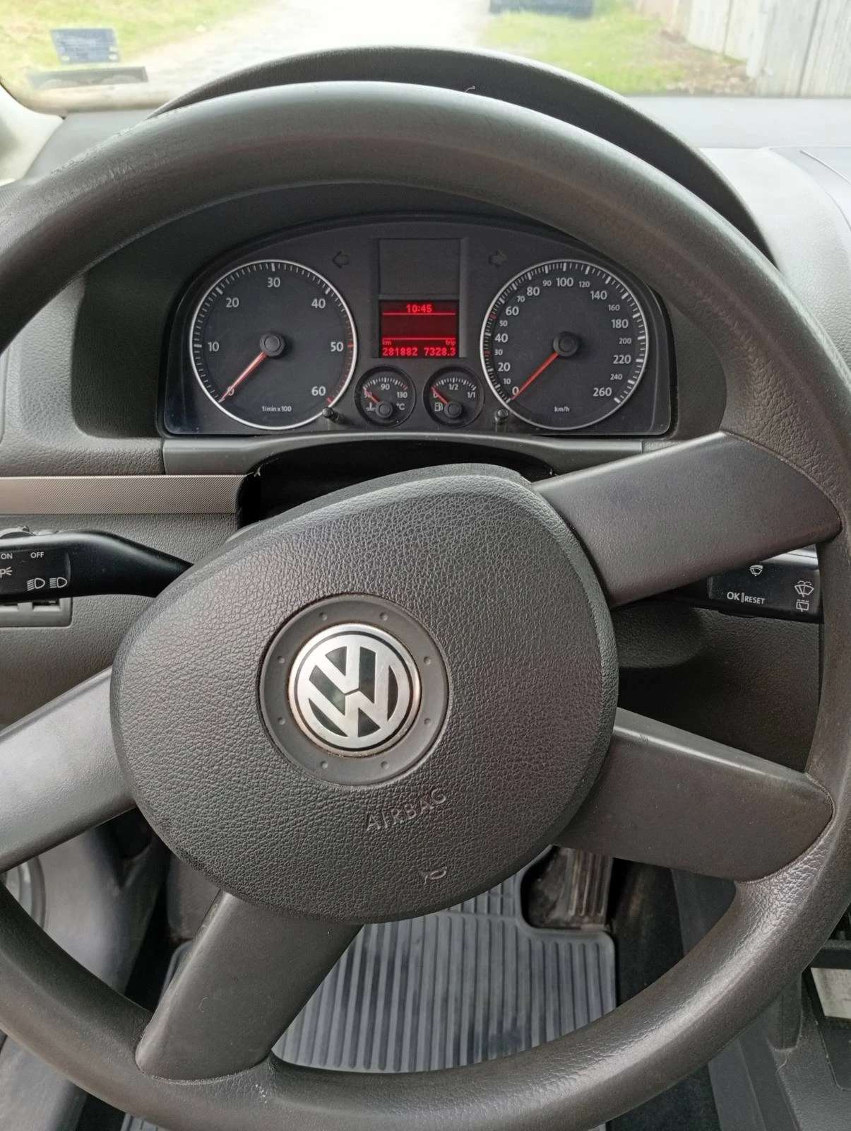 VW Touran 2.0, снимка 9 - Автомобили и джипове - 54392434