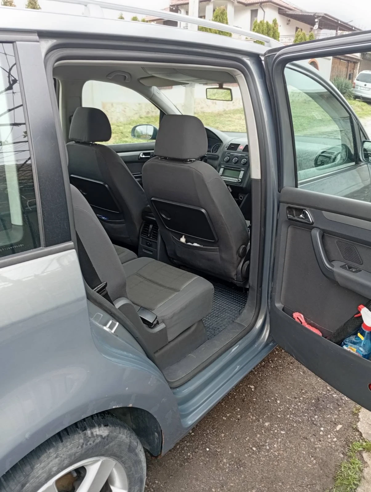 VW Touran 2.0, снимка 2 - Автомобили и джипове - 54392434