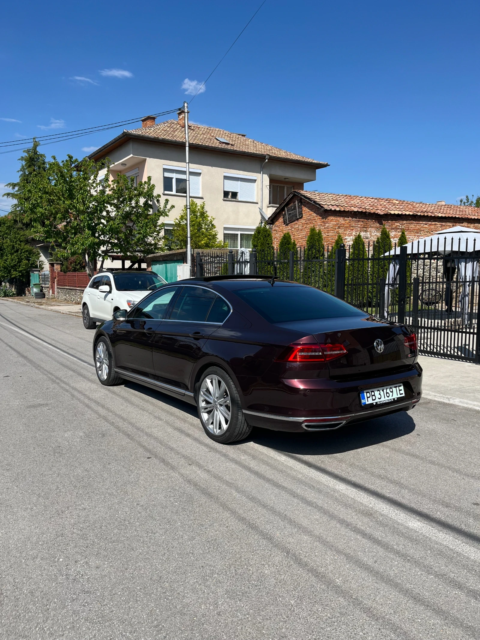 VW Passat 2.0BiTDI, снимка 4 - Автомобили и джипове - 54429472