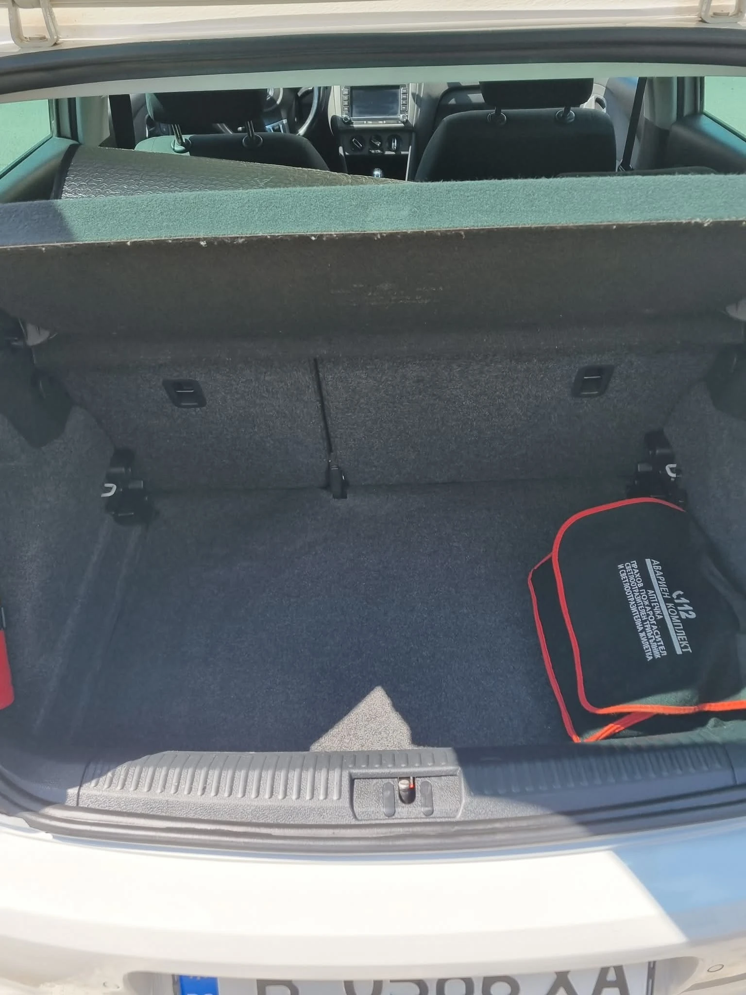 VW Polo 1.6 Tdi, снимка 10 - Автомобили и джипове - 54520145