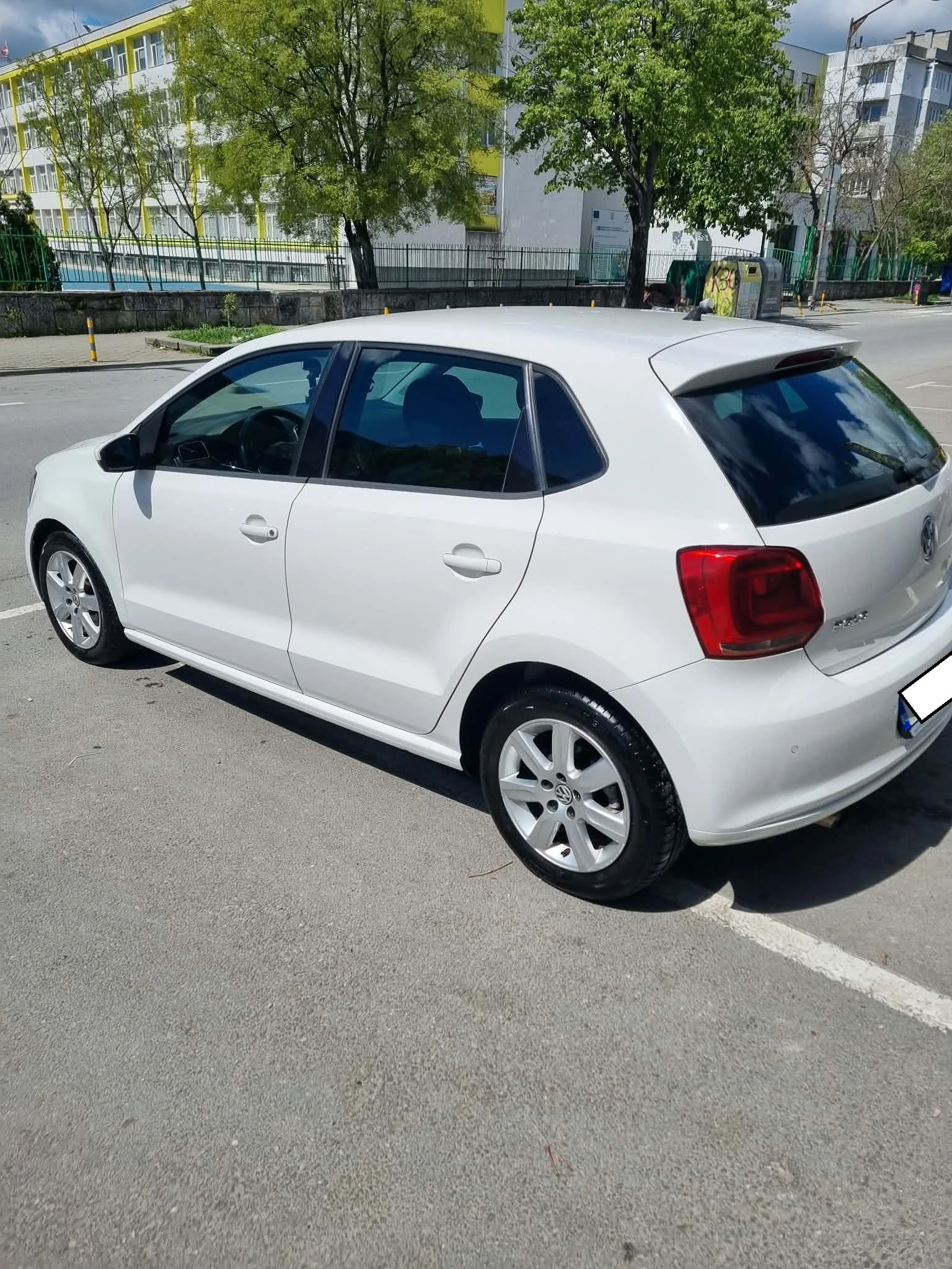 VW Polo 1.6 Tdi, снимка 4 - Автомобили и джипове - 54520145