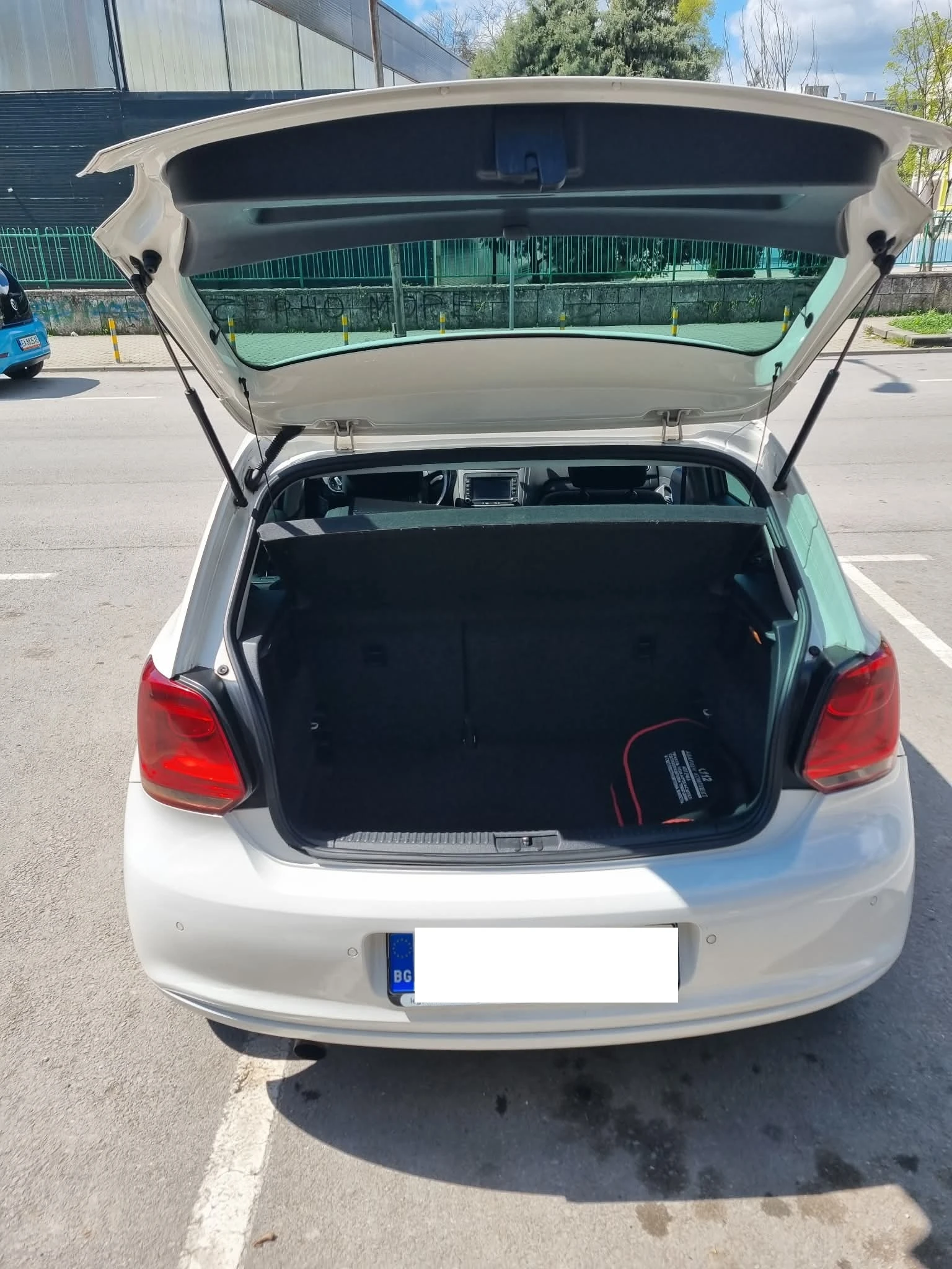 VW Polo 1.6 Tdi, снимка 5 - Автомобили и джипове - 54520145