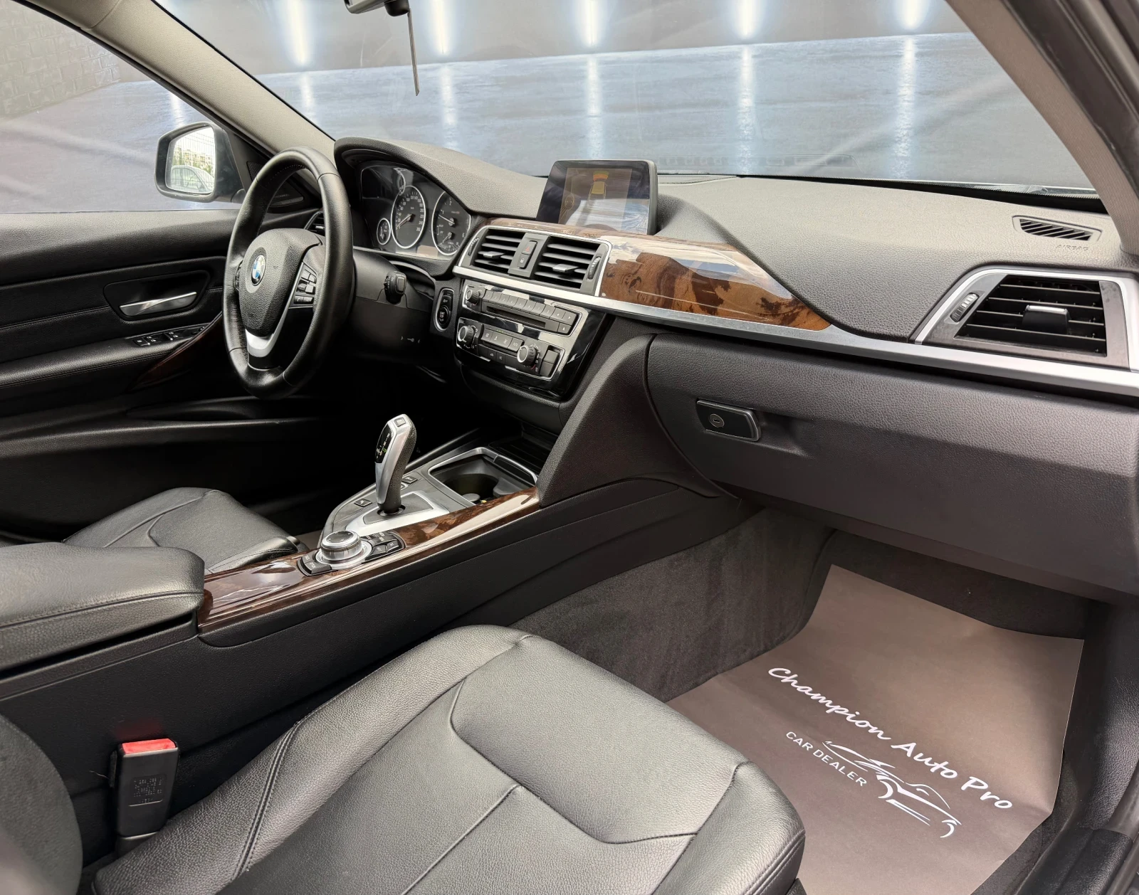 BMW 330 Xdrive , снимка 10 - Автомобили и джипове - 54932885