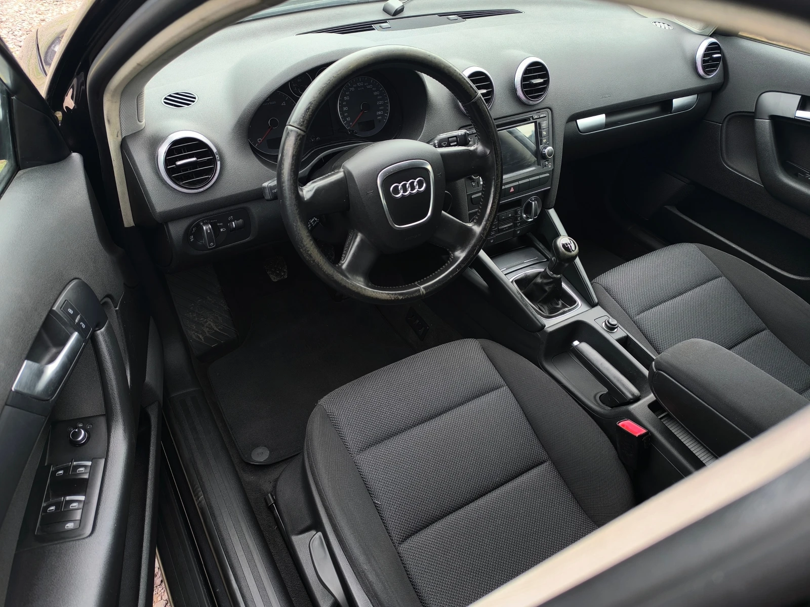 Audi A3 FACE LIFT-1.6TDI-90кс-НАВИГАЦИЯ-КЛИМАТРОНИК-EURO 5, снимка 10 - Автомобили и джипове - 55143904