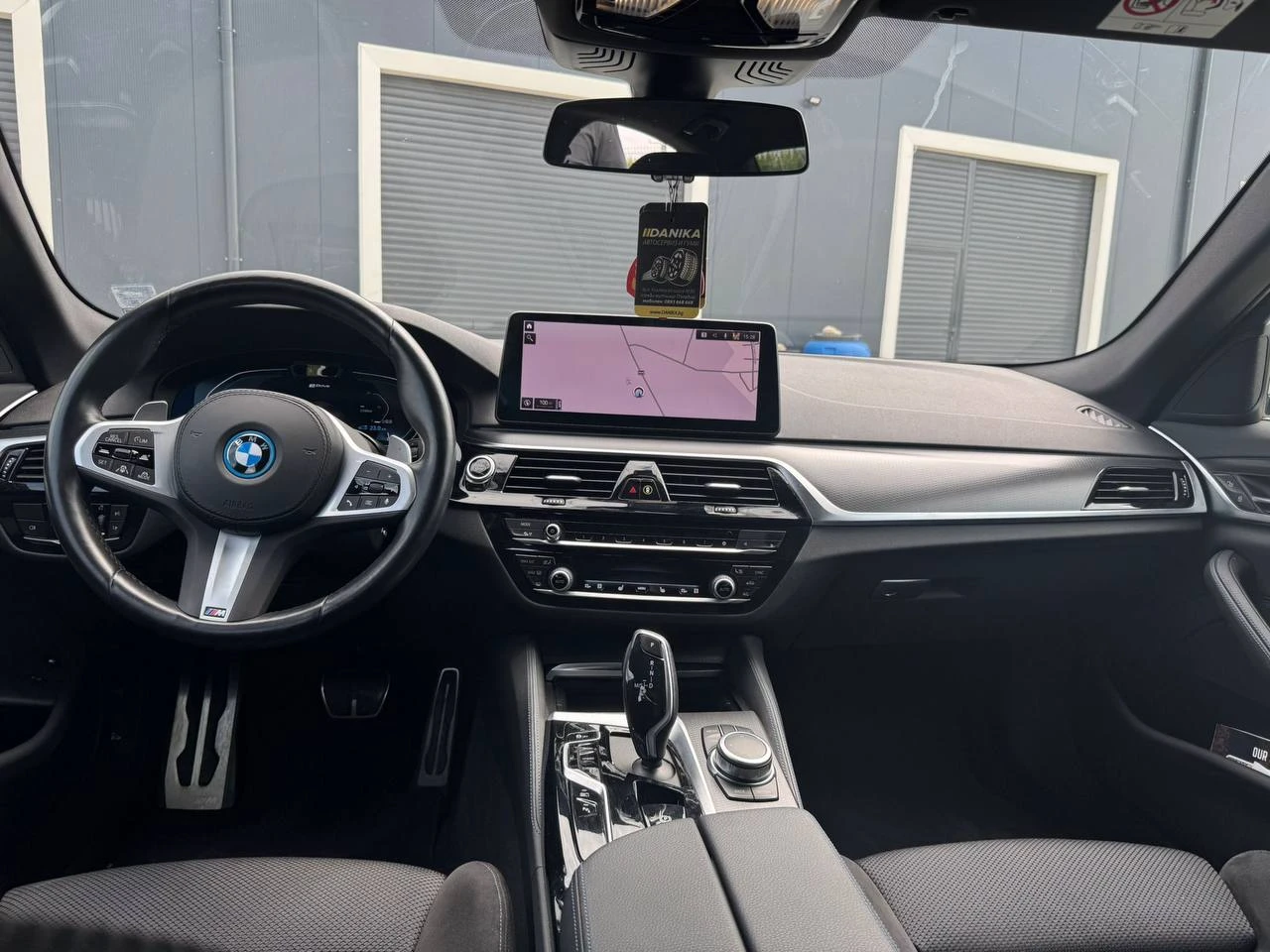 BMW 530E В ГАРАНЦИЯ ДО 06.2027 С КАСКО , снимка 13 - Автомобили и джипове - 55443503