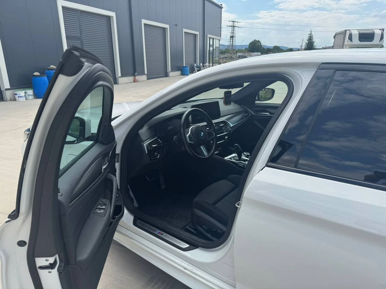 BMW 530E В ГАРАНЦИЯ ДО 06.2027 С КАСКО , снимка 10 - Автомобили и джипове - 55443503