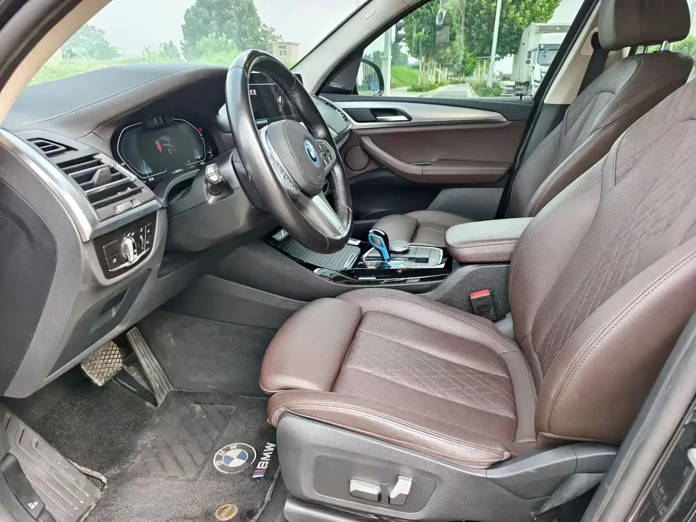 BMW iX3, снимка 8 - Автомобили и джипове - 56711782