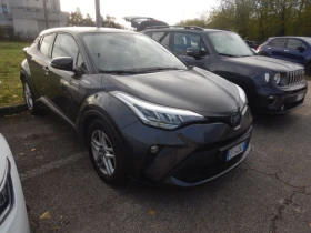 Toyota C-HR 1.8/ 2021/153000км/Със забележки!, снимка 2