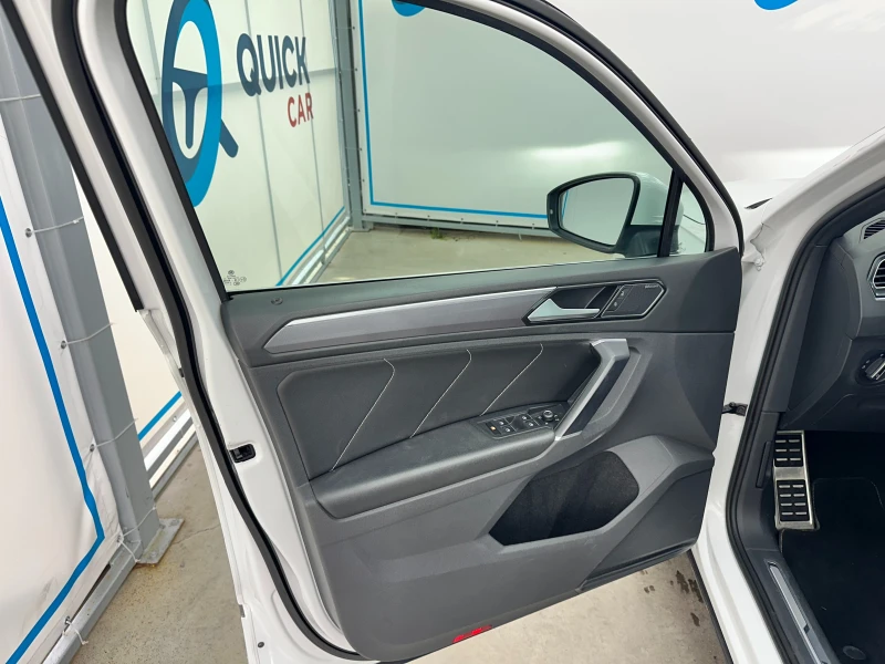 VW Tiguan 4Motion* R LINE* MATRIX LED, снимка 14 - Автомобили и джипове - 52439159
