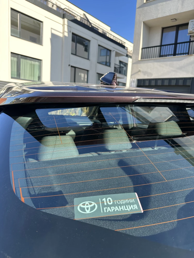 Toyota C-HR 1.8 HYB E-CVT, снимка 13 - Автомобили и джипове - 52710035