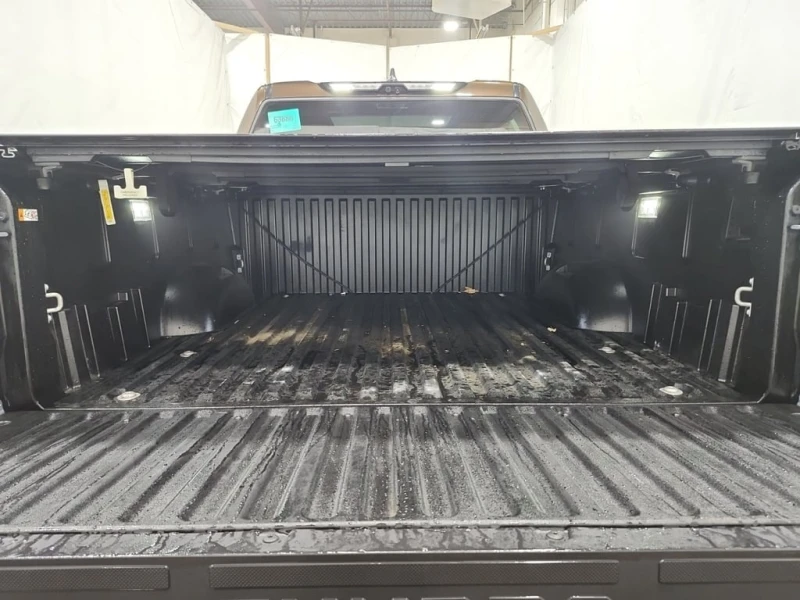 Toyota Tundra * PLATINUM HYBRID CREW CAB SHORT BED * CARFAX * БЕ, снимка 17 - Автомобили и джипове - 52929569