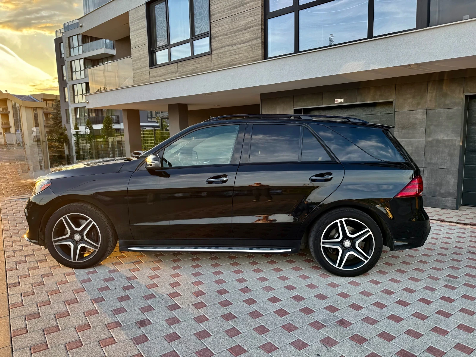 Mercedes-Benz GLE 550 AMG, Keyless, Camera, Massage, 360, H&K,  - изображение 8