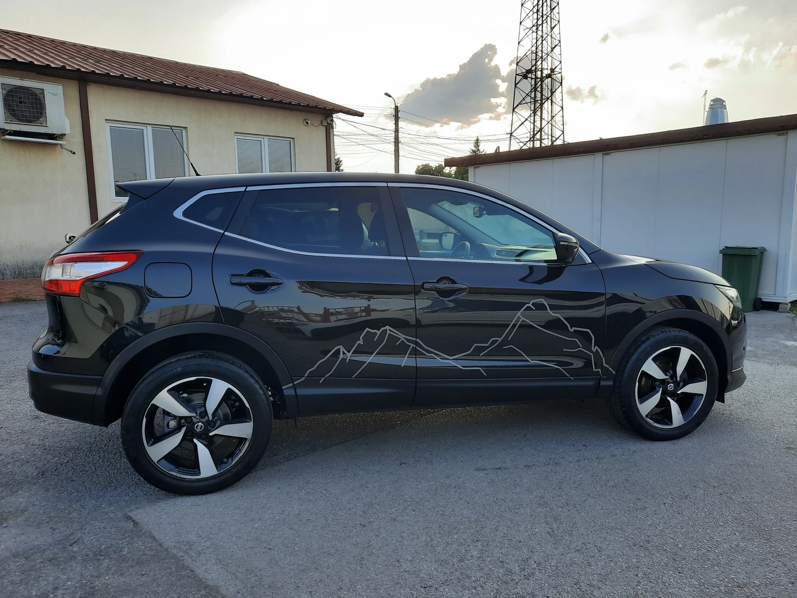 Nissan Qashqai 1.2T-АВТОМАТИК 360 КАМЕРИ 98000КМ!! - изображение 9