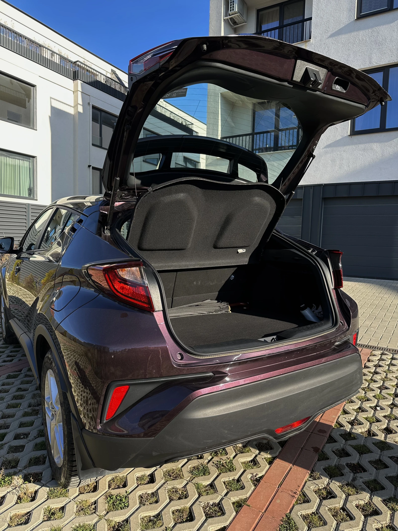 Toyota C-HR 1.8 HYB E-CVT - изображение 3