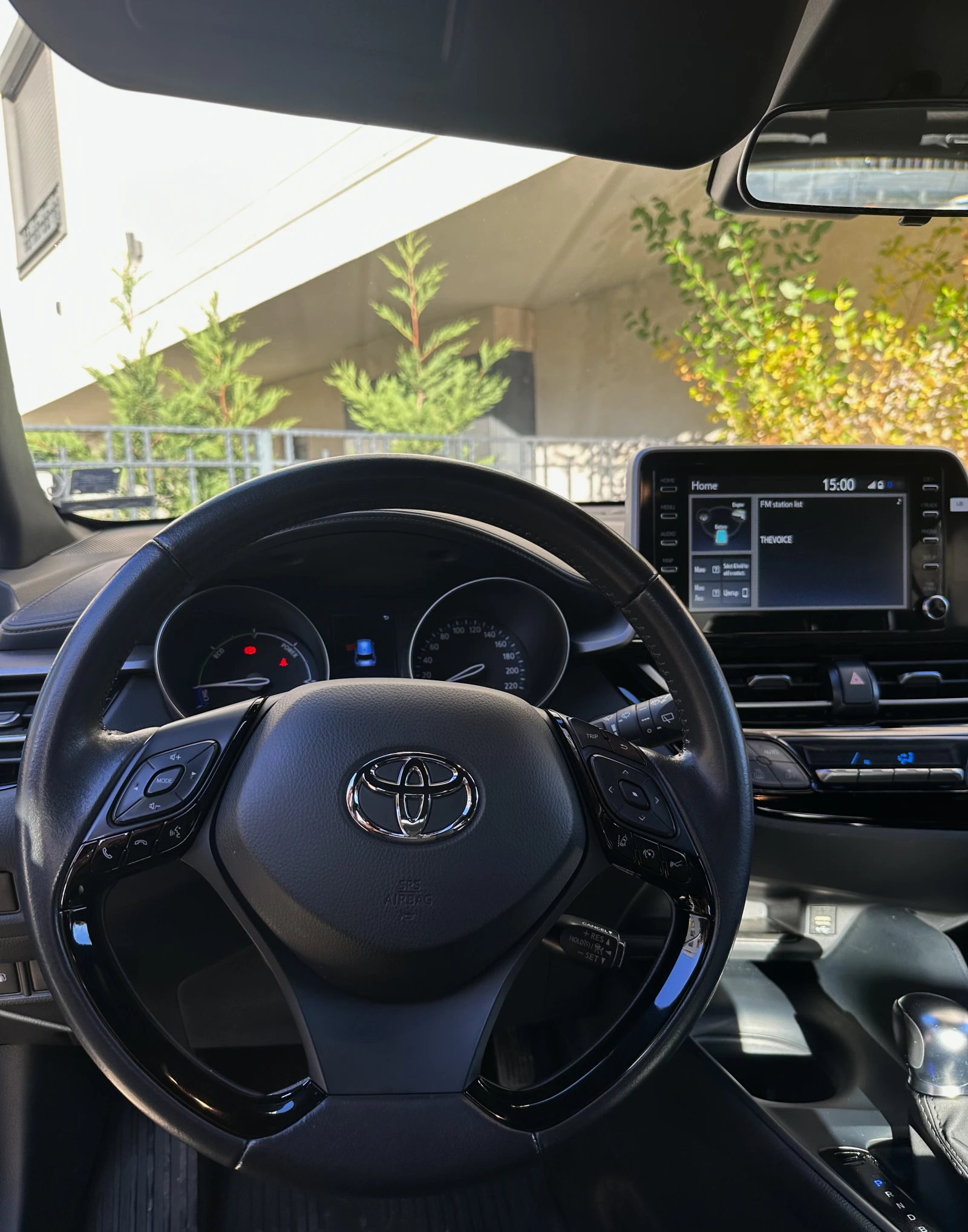 Toyota C-HR 1.8 HYB E-CVT - изображение 6