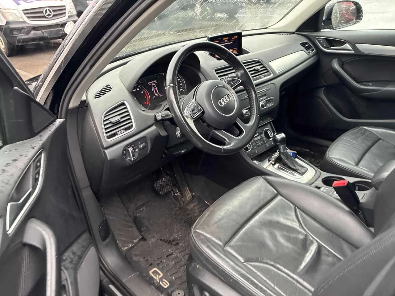 Audi Q3 * Progressiv * CARFAX * ЦЕНА ДО БГ, снимка 7 - Автомобили и джипове - 54205150