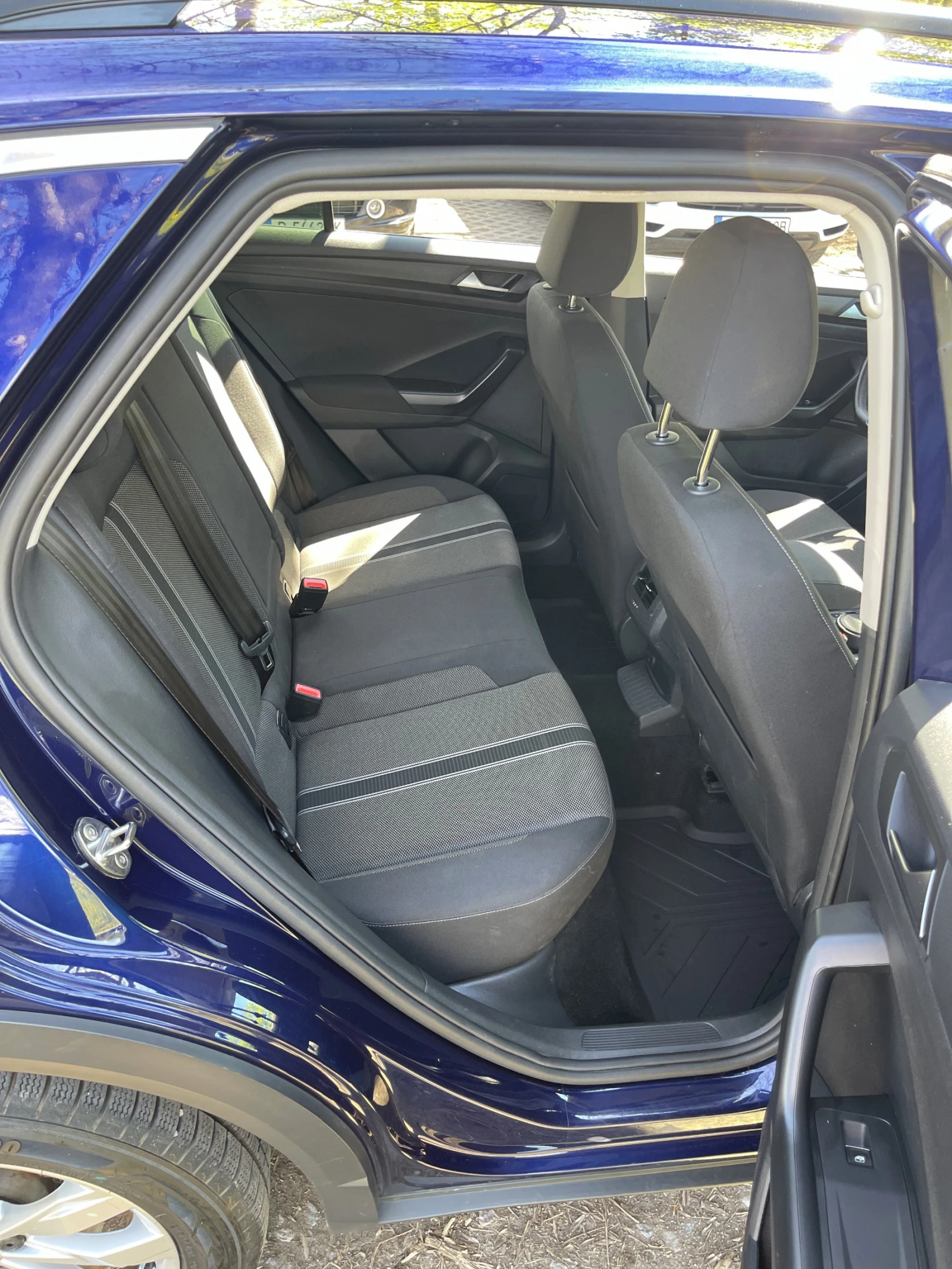 VW T-Roc 1.5 TSI - 66000 км, снимка 10 - Автомобили и джипове - 54254684