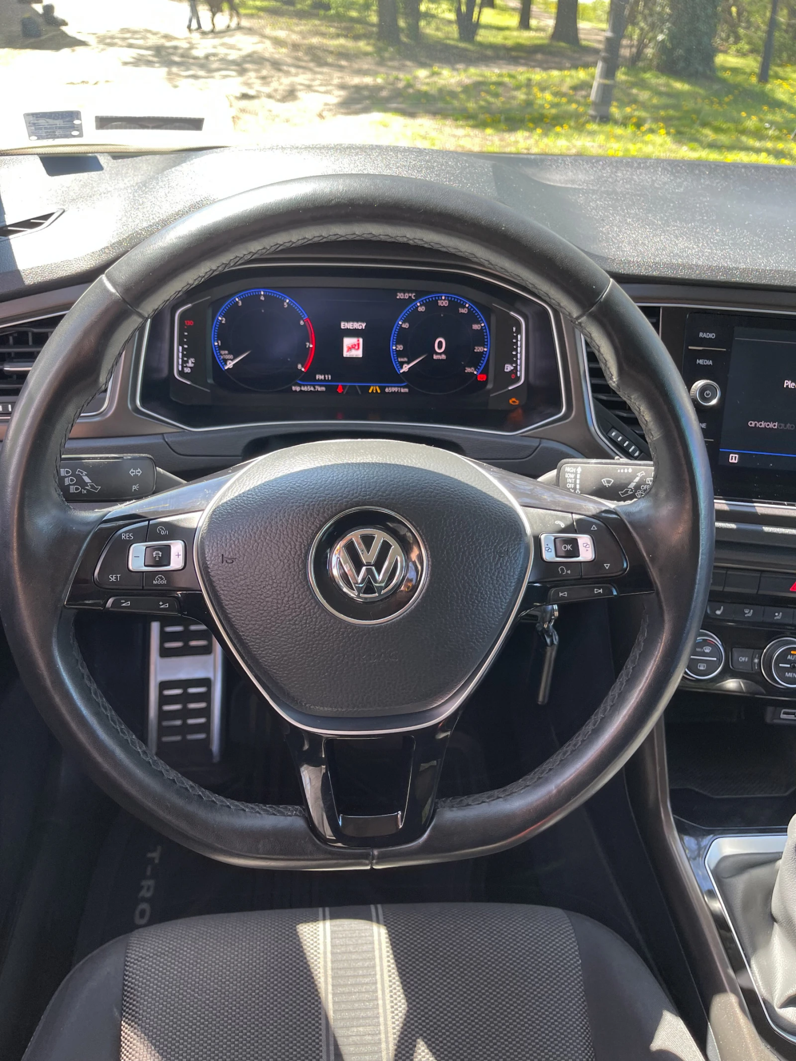 VW T-Roc 1.5 TSI - 66000 км, снимка 12 - Автомобили и джипове - 54254684