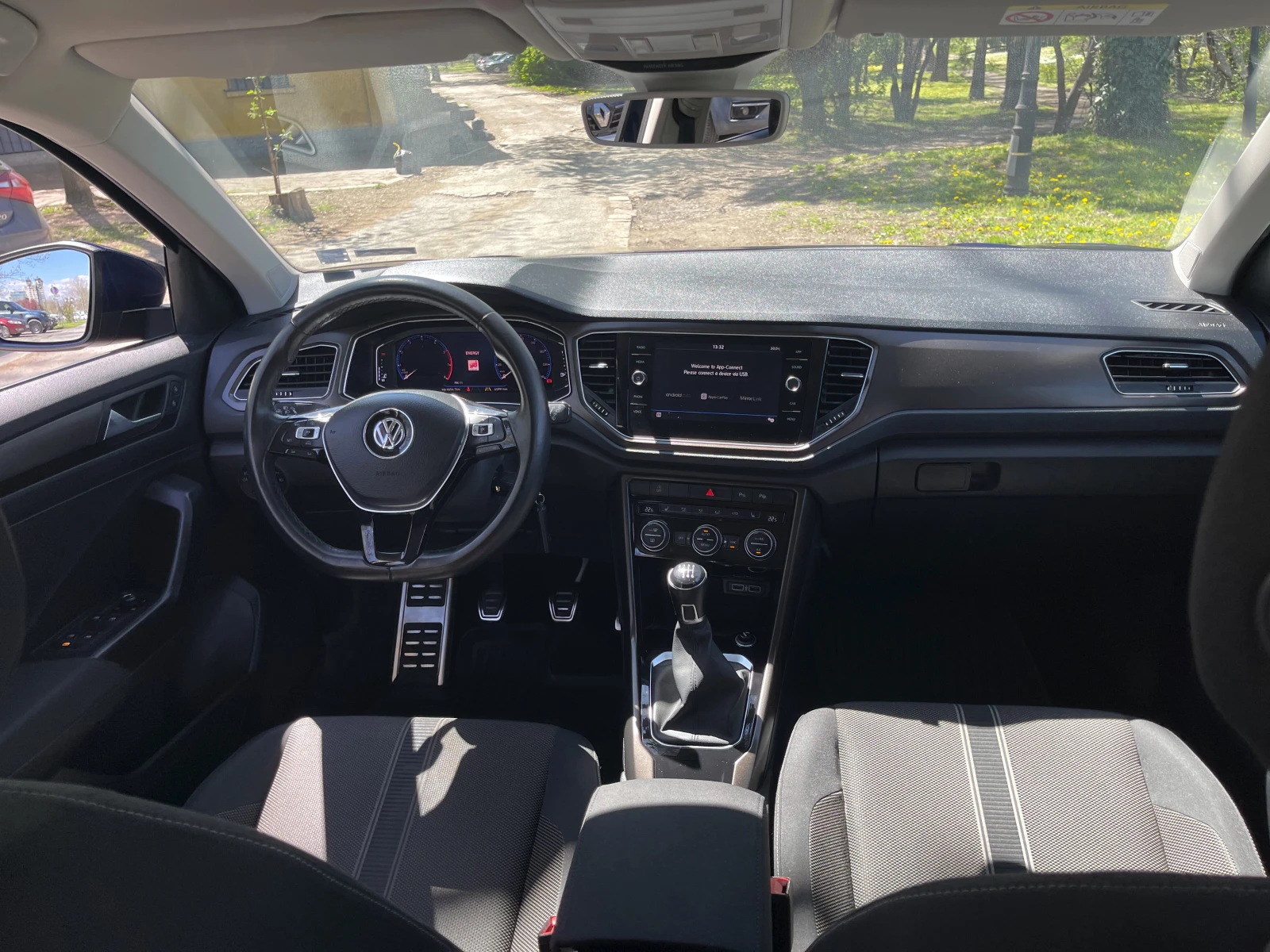 VW T-Roc 1.5 TSI - 66000 км, снимка 11 - Автомобили и джипове - 54254684