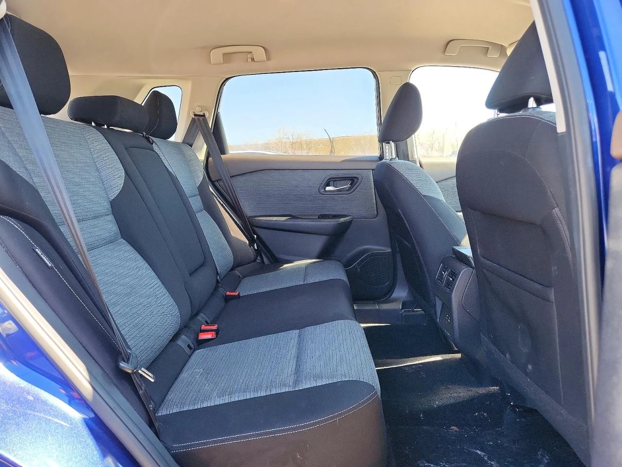 Nissan Rogue 2.5l Sv, снимка 11 - Автомобили и джипове - 54384827