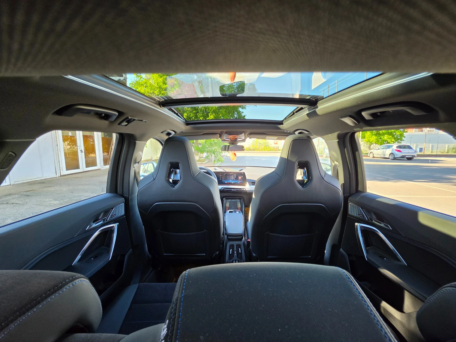 BMW X1 sDrive20i-М-Спорт, Панарома, Harman Kardon, 360 Ка, снимка 11 - Автомобили и джипове - 55269333