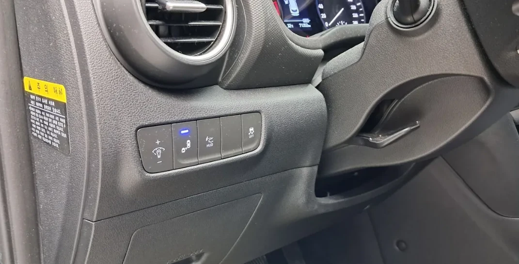 Hyundai Kona * АВТО КРЕДИТ* ЦЕНА ДО БГ * Сервизна история * , снимка 8 - Автомобили и джипове - 55301266