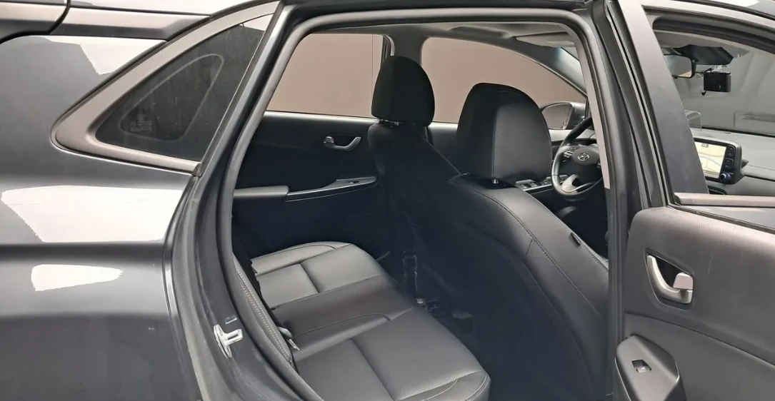 Hyundai Kona * АВТО КРЕДИТ* ЦЕНА ДО БГ * Сервизна история * , снимка 12 - Автомобили и джипове - 55301266