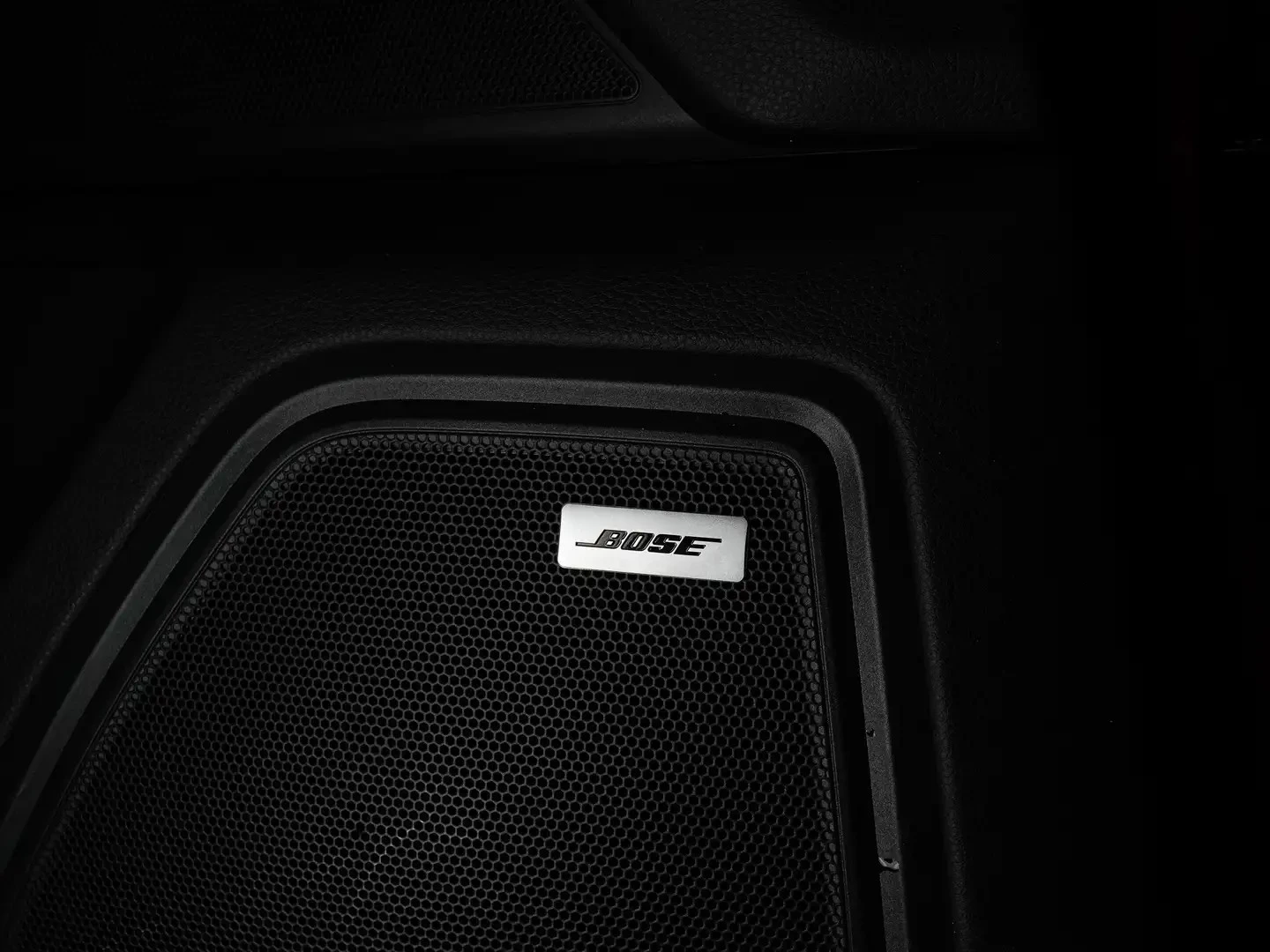 Porsche Macan PREMIUM PLUS LOADED ЦЕНА ДО БЪЛГАРИЯ АВТОКРЕДИТ, снимка 17 - Автомобили и джипове - 55848895