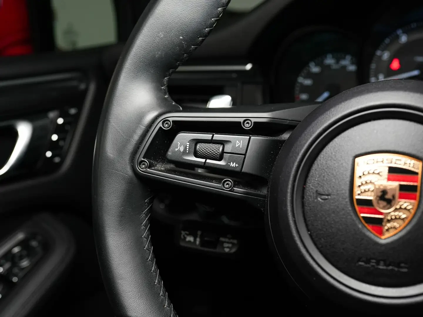 Porsche Macan PREMIUM PLUS LOADED ЦЕНА ДО БЪЛГАРИЯ АВТОКРЕДИТ, снимка 10 - Автомобили и джипове - 55848895