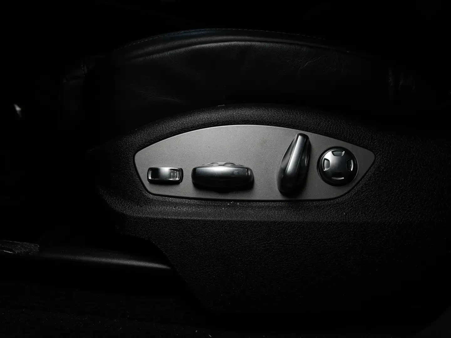 Porsche Macan PREMIUM PLUS LOADED ЦЕНА ДО БЪЛГАРИЯ АВТОКРЕДИТ, снимка 7 - Автомобили и джипове - 55848895