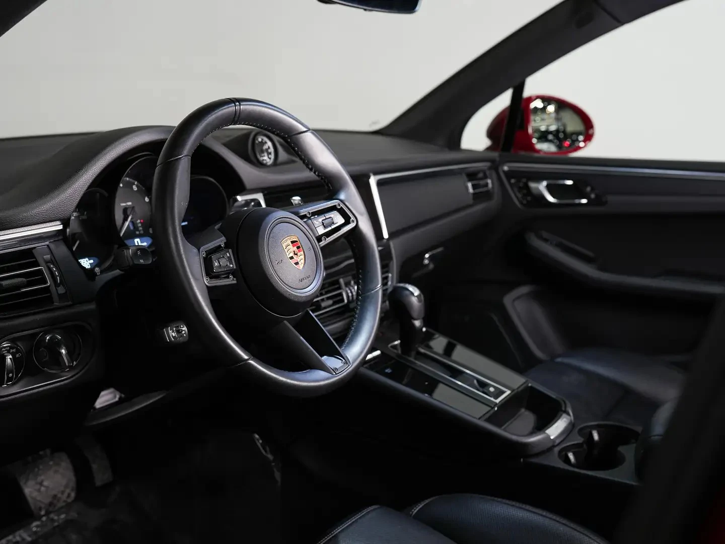 Porsche Macan PREMIUM PLUS LOADED ЦЕНА ДО БЪЛГАРИЯ АВТОКРЕДИТ, снимка 6 - Автомобили и джипове - 55848895