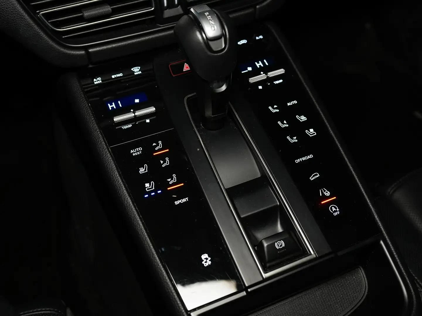 Porsche Macan PREMIUM PLUS LOADED ЦЕНА ДО БЪЛГАРИЯ АВТОКРЕДИТ, снимка 14 - Автомобили и джипове - 55848895