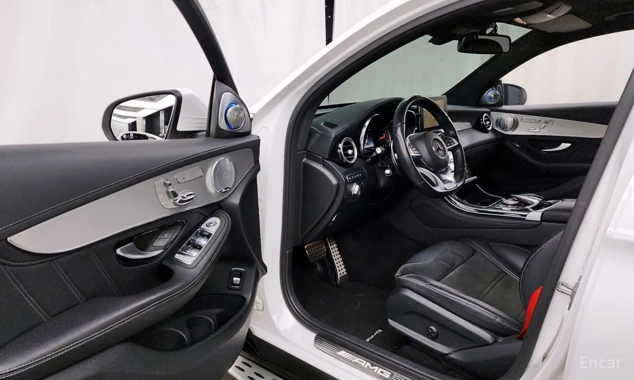 Mercedes-Benz GLC 63 AMG S* 4MATIC+ * BURMESTER* ДИСТРОНИК* ХЕДЪП* 360КАМЕР, снимка 6 - Автомобили и джипове - 55973356