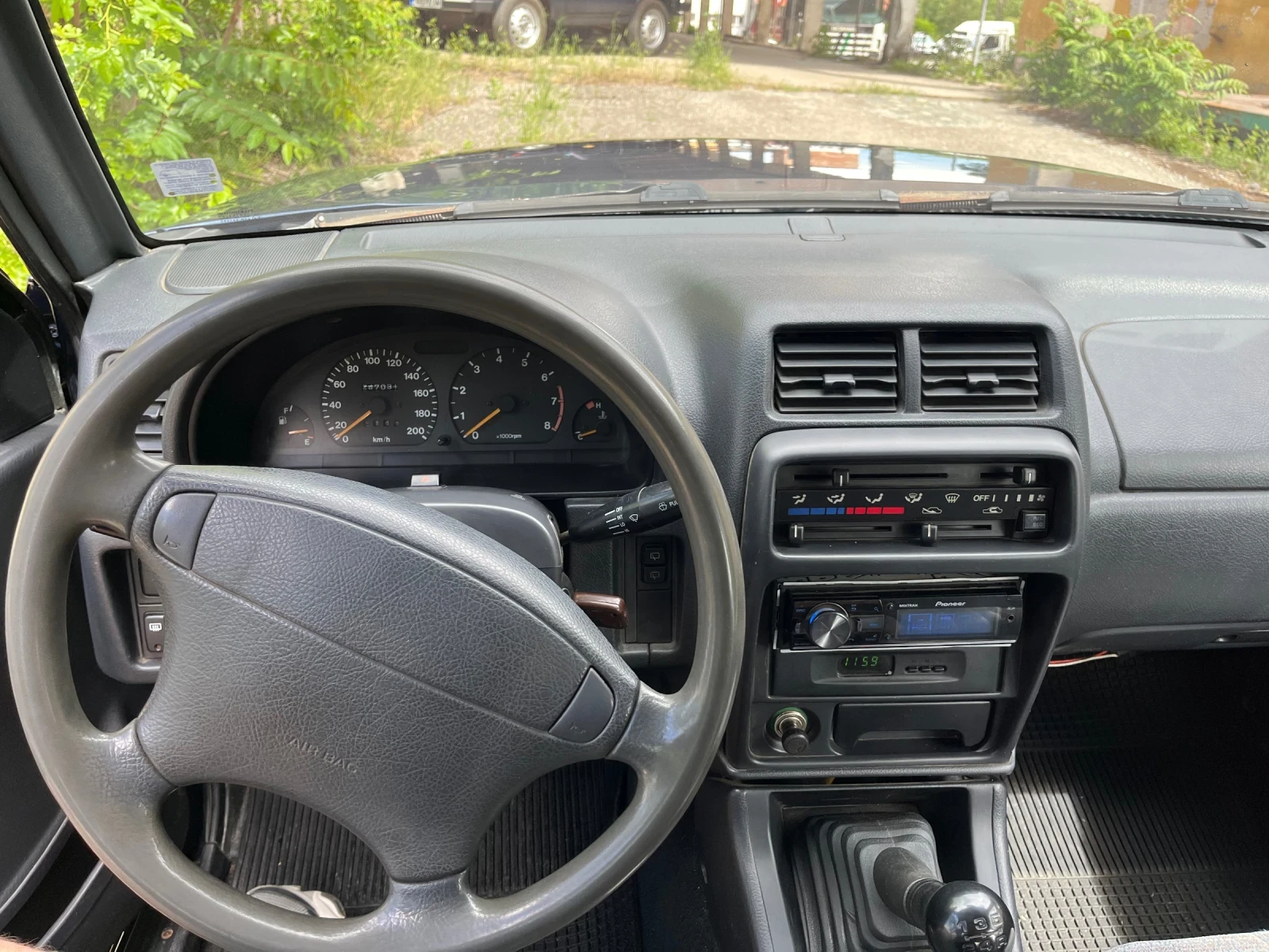 Suzuki Vitara 2.0 V6 Klimatic, снимка 11 - Автомобили и джипове - 56518576
