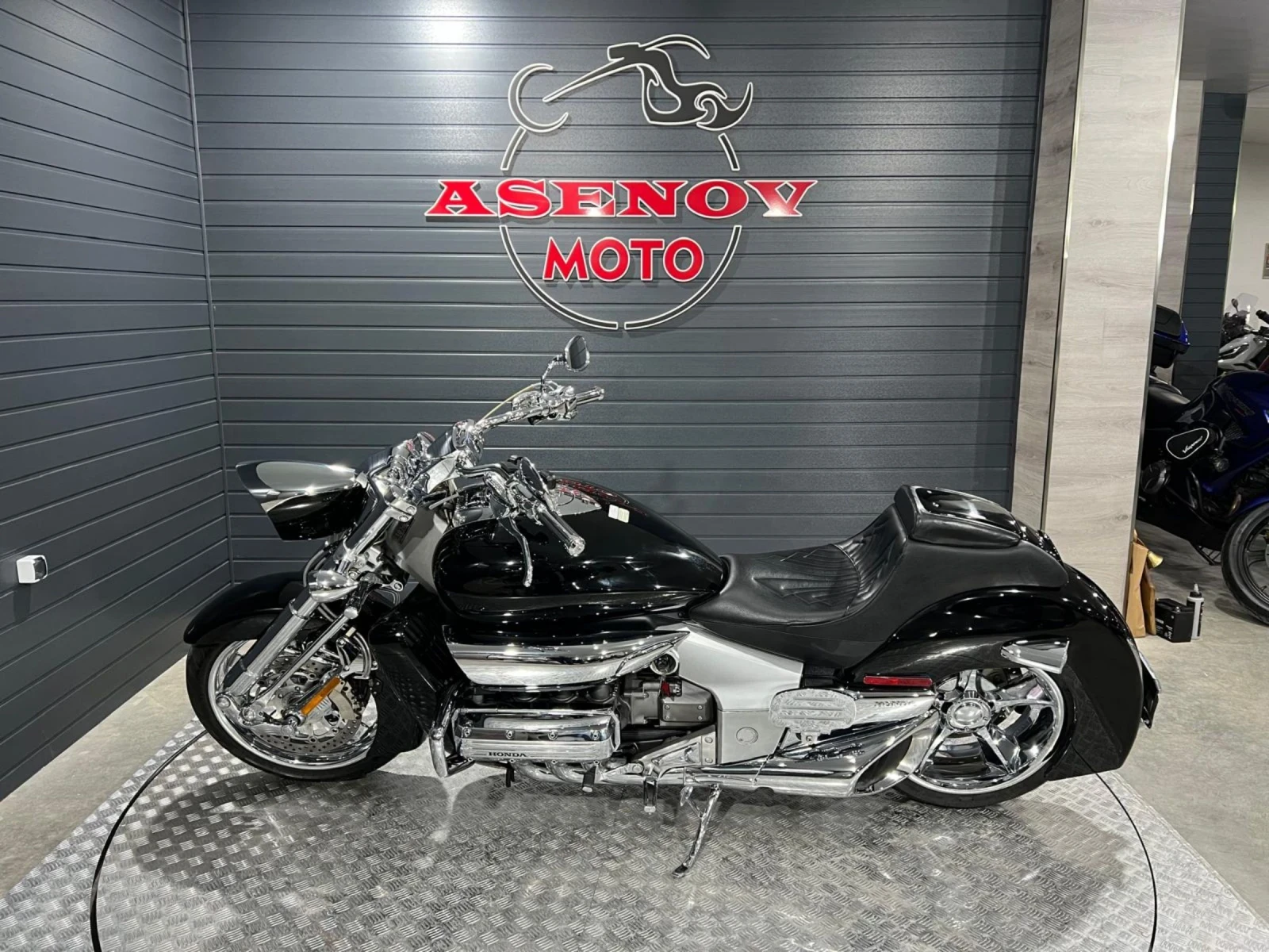 Honda Rune BLACK SHADOW, снимка 1