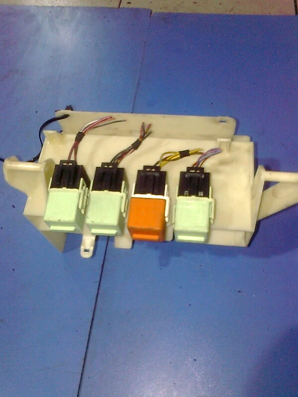 Стойка с релета за БМВ Е46 320Д 