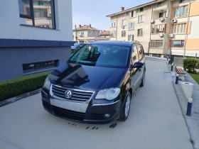 VW Touran 2.0 TDI BMM 6ск 7места Hi-Line Navi, снимка 2