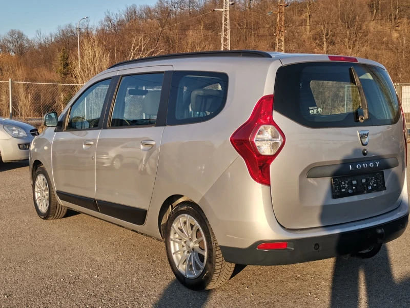 Dacia Lodgy 1.2i EURO5B, снимка 3 - Автомобили и джипове - 44327244